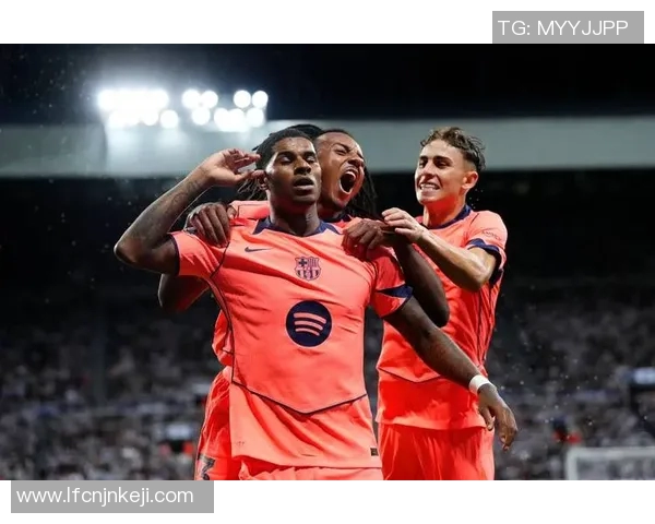 巴萨少年与日本少年足球对决展现青春激情与梦想追逐