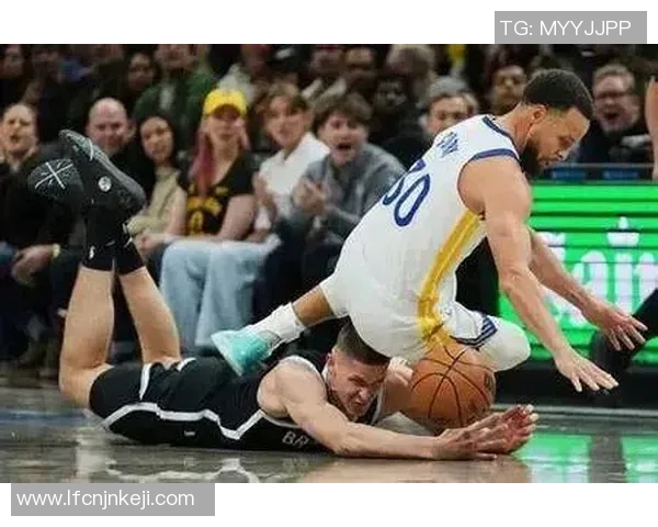 勇士与马刺季后赛第三场激战回顾关键时刻的精彩瞬间与战术分析