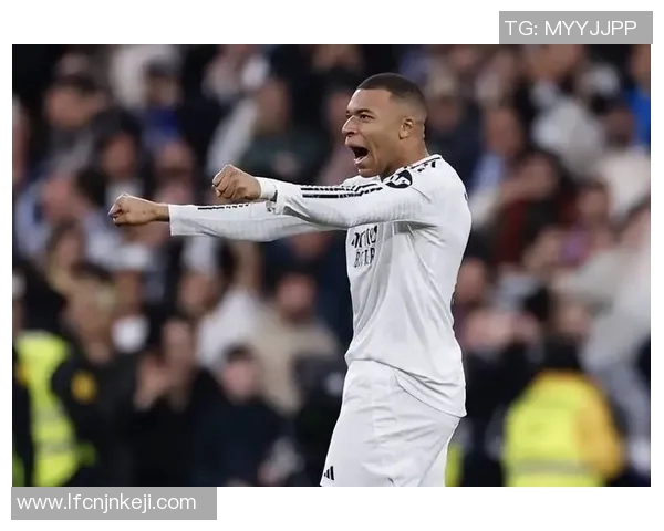 姆巴佩闪耀绿茵场引发全球热议他的未来与足坛传奇的对比分析